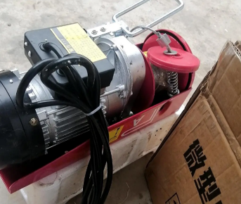 微型電動(dòng)葫蘆為插秧機(jī)收割機(jī)維修提供助力